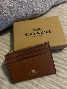 Coach Cognac Brown Leather Zip Card Holder with Gold Hardware